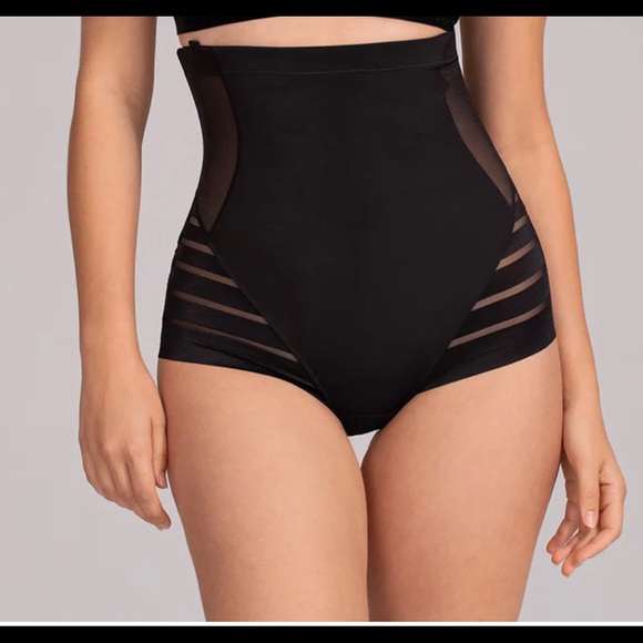 HoneyLove Other - HoneyLove Queen Brief Shape Wear